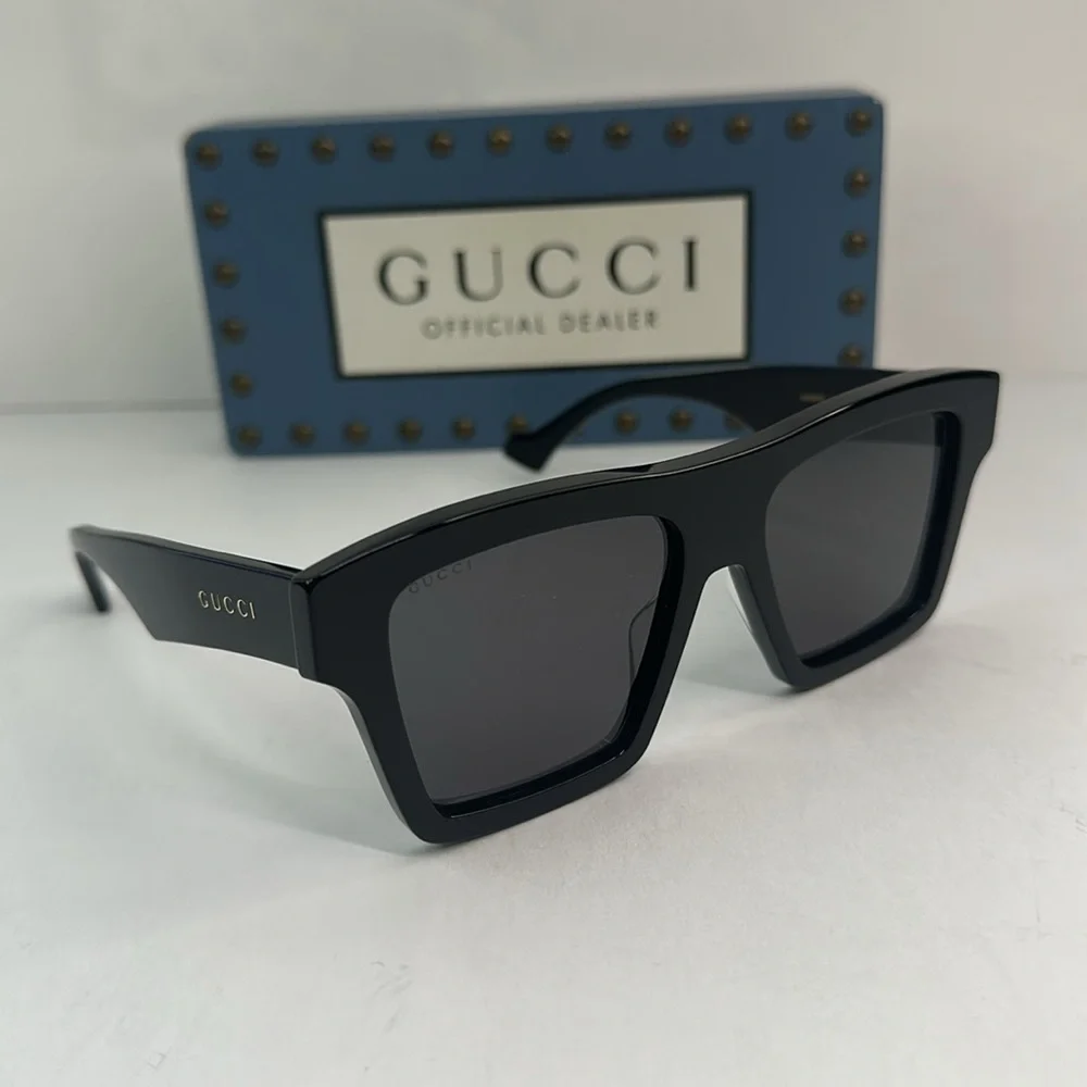 💯 - New Authentic Gucci Solid Grey Rectangular Unisex Sunglasses GG0962S 005…